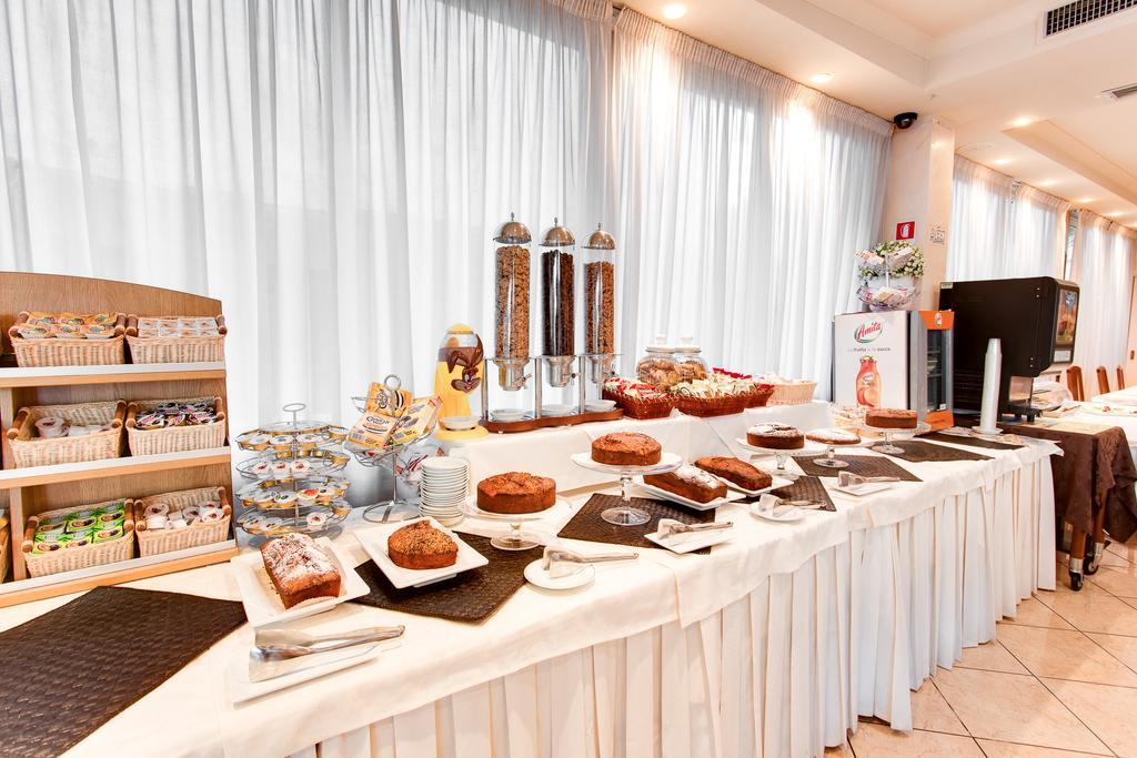 Hotel Flora Milano Marittima Esterno foto