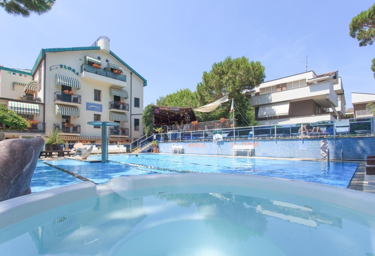 Hotel Flora Milano Marittima Esterno foto