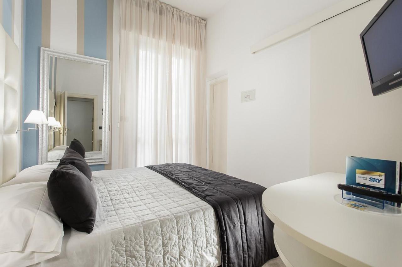 Hotel Flora Milano Marittima Esterno foto